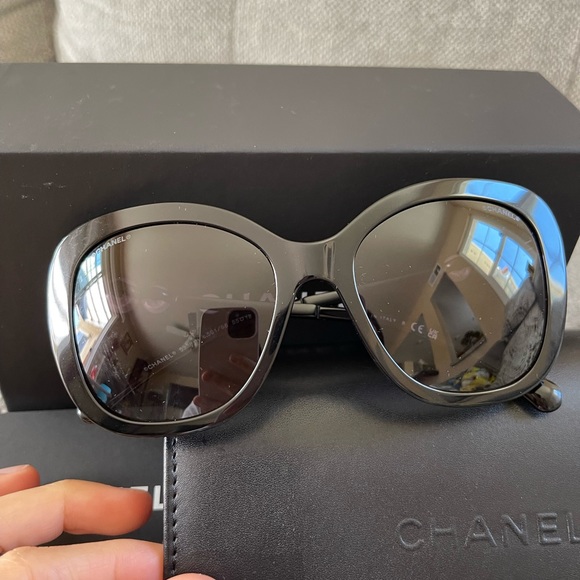 Chanel coco sunglasses 💕 - Picture 9 of 10